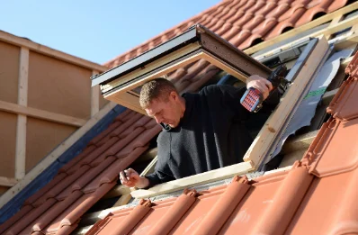 Pose de fenêtres de toit Velux à Larré